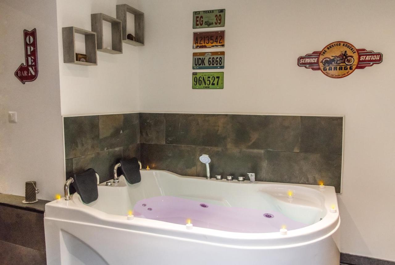 Aux 3 Nuances Suites Privatives & Spa Calais Exterior photo